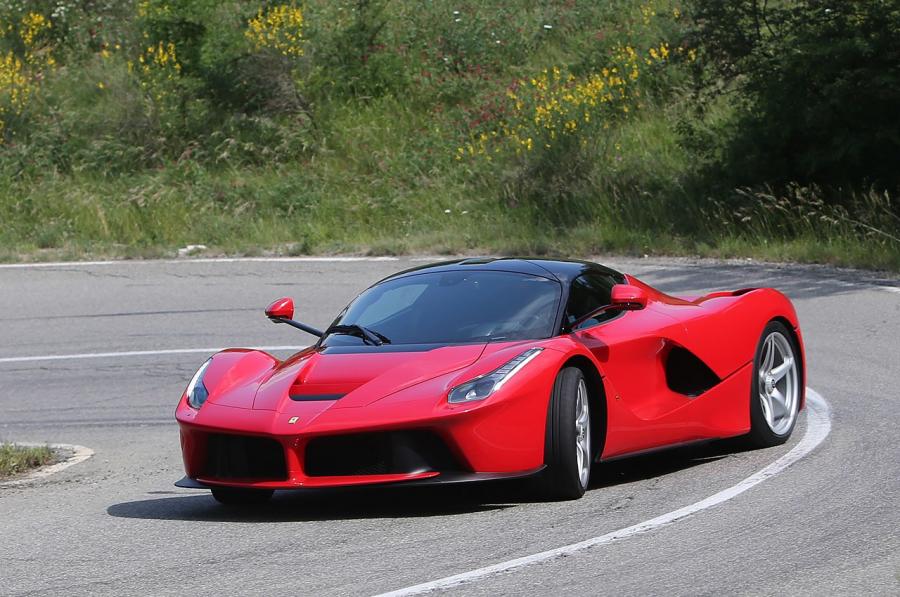  Ferrari LaFerrari 2015 года  (фото 13 из 56)